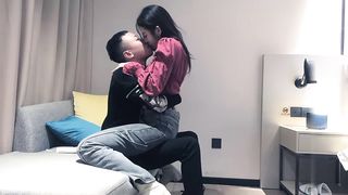 【69堂精品】战狼行动探花黄先生上场甜美妹子近距离摸逼口交01