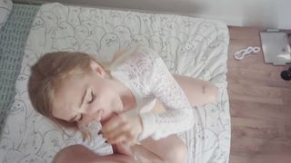 【69堂午夜视频】发现我的继妹操娃娃我直接用大鸡巴加入了她的性爱游戏